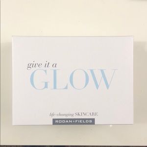 NIB Rodan+Fields Give it a Glow Packs